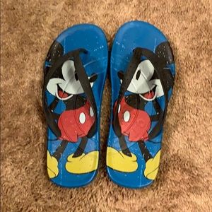 Crocs Disney Mickey Mouse Flip Flops NWOT Sz9 wmns